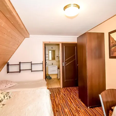 فندق مبيت وإفطار Ciukrowa Sauna & Jacuzzi بورونين