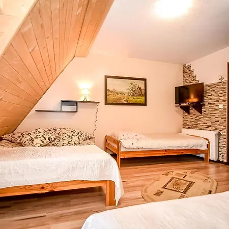 Ciukrowa Chatka Sauna & Jacuzzi Bed & Breakfast