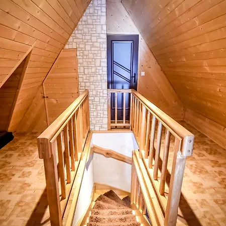 Ciukrowa Chatka Sauna & Jacuzzi Bed & Breakfast