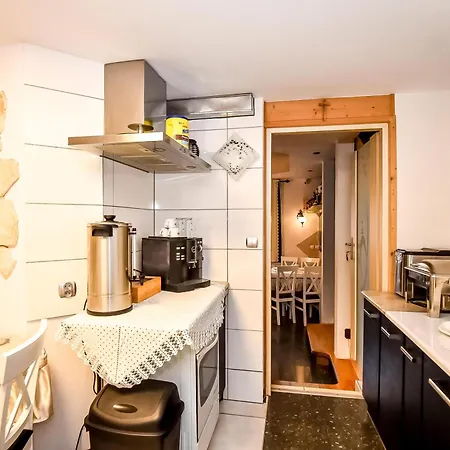 فندق مبيت وإفطار Ciukrowa Sauna & Jacuzzi بورونين
